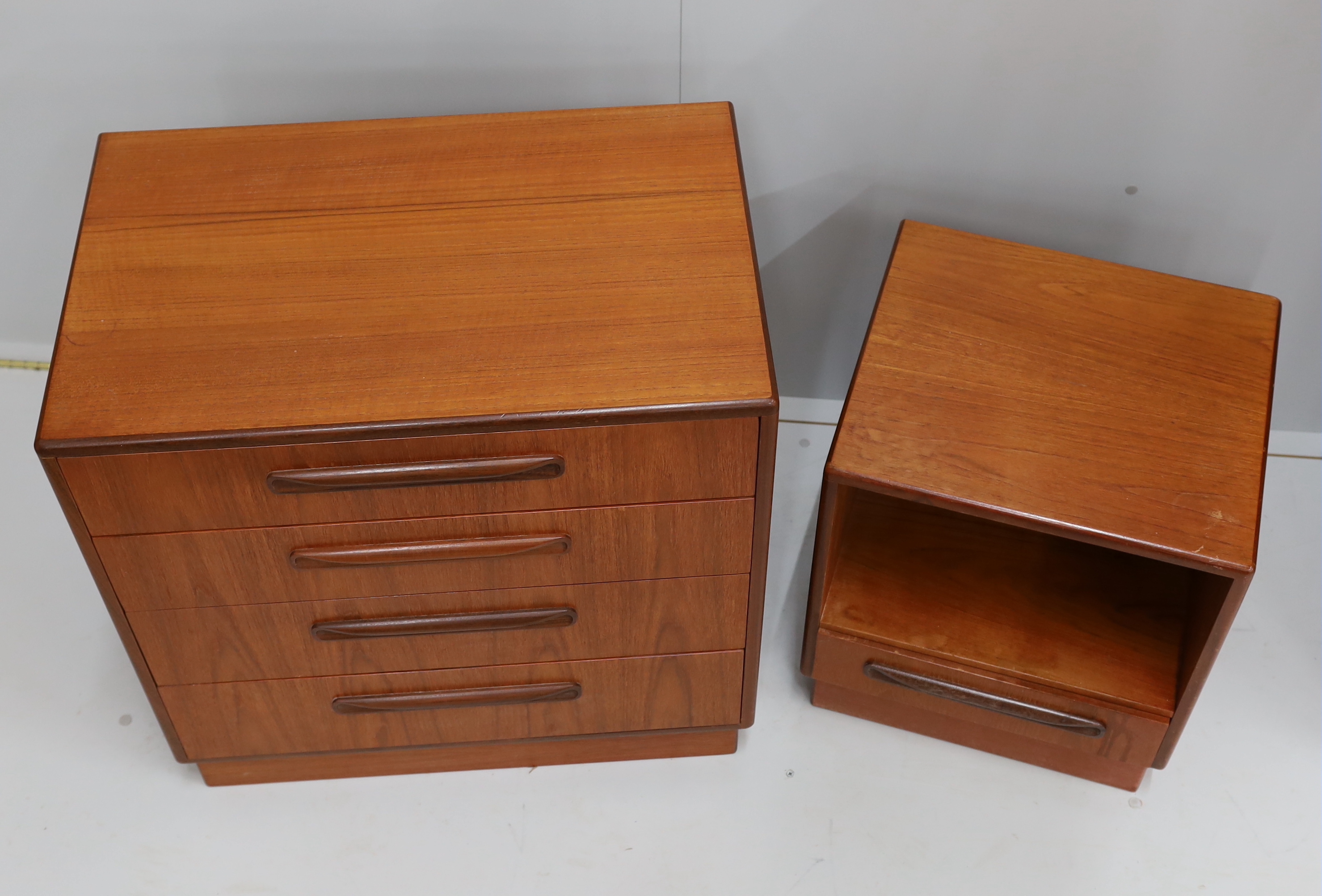 A mid century G Plan Fresco teak three piece bedroom suite, wardrobe width 91cm, depth 59cm, height 177cm